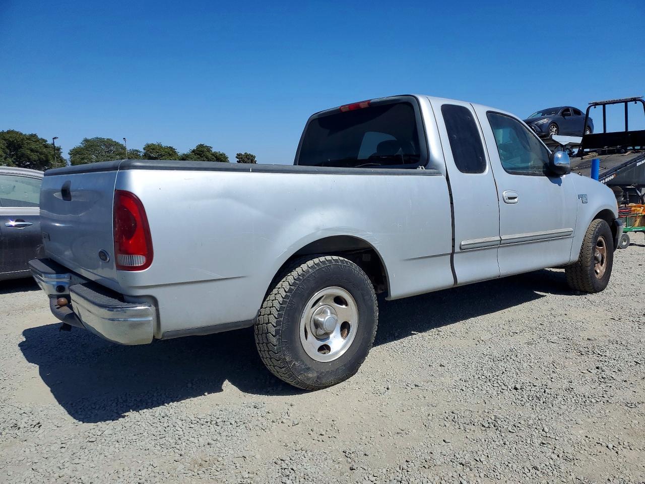 2002 Ford F150 Silver vin: 1FTRX17W82NA93021