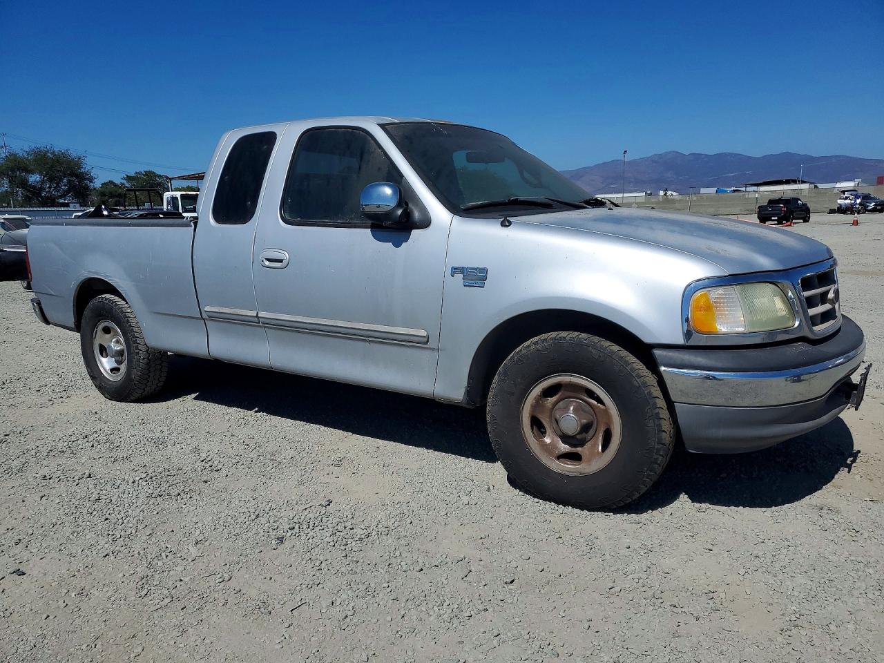 2002 Ford F150 Silver vin: 1FTRX17W82NA93021