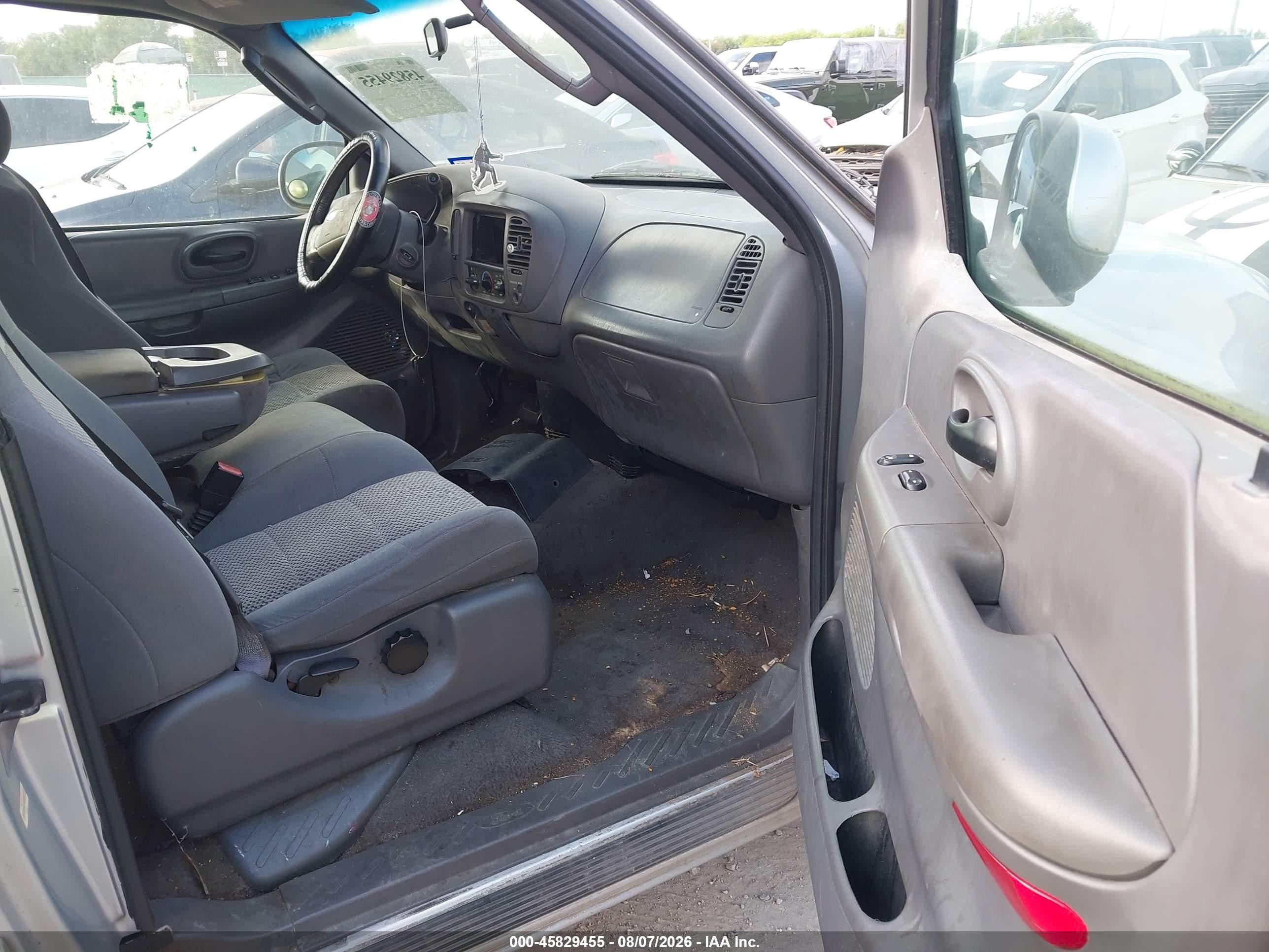 2003 Ford F-150 Lariat/xl/xlt Серебряный vin: 1FTRX17W83NA84417