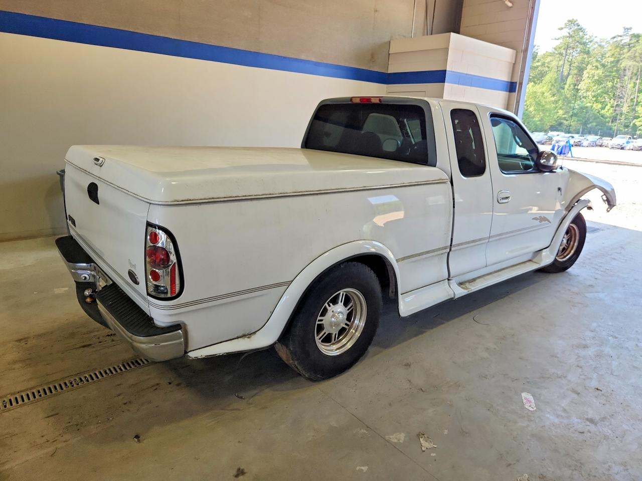 2000 Ford F150 White vin: 1FTRX17W8YKB11320