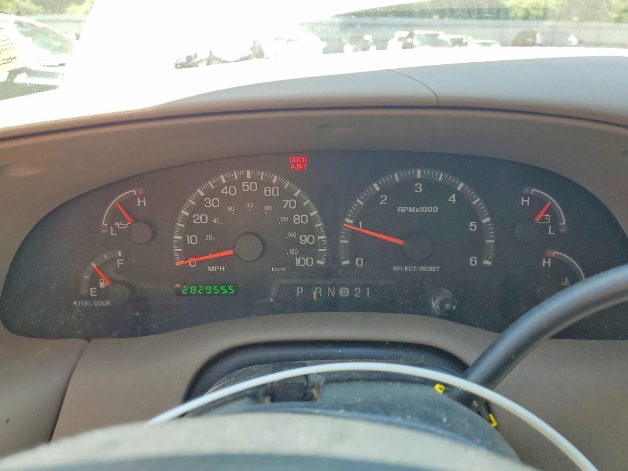 2000 Ford F150 White vin: 1FTRX17W8YKB11320
