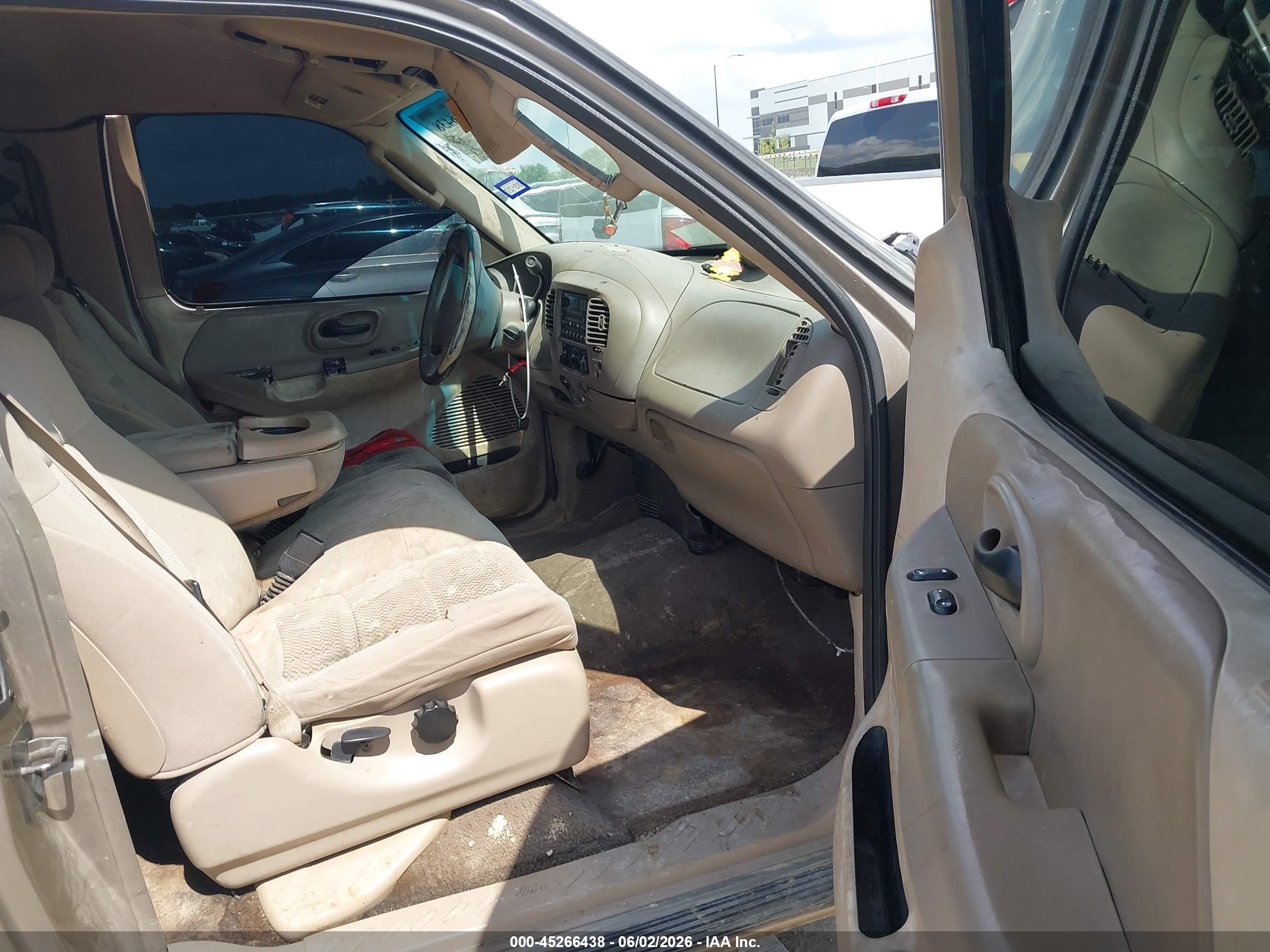 2002 Ford F-150 Lariat/xl/xlt Beige vin: 1FTRX17W92NB77347