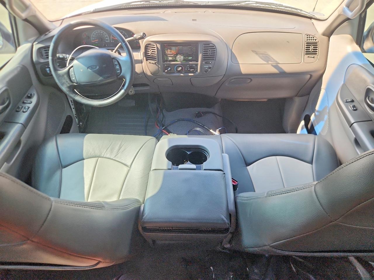 2000 Ford F150 White vin: 1FTRX17W9YKB40163
