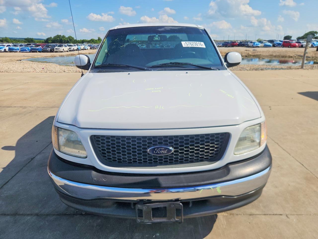 2000 Ford F150 White vin: 1FTRX17W9YKB40163