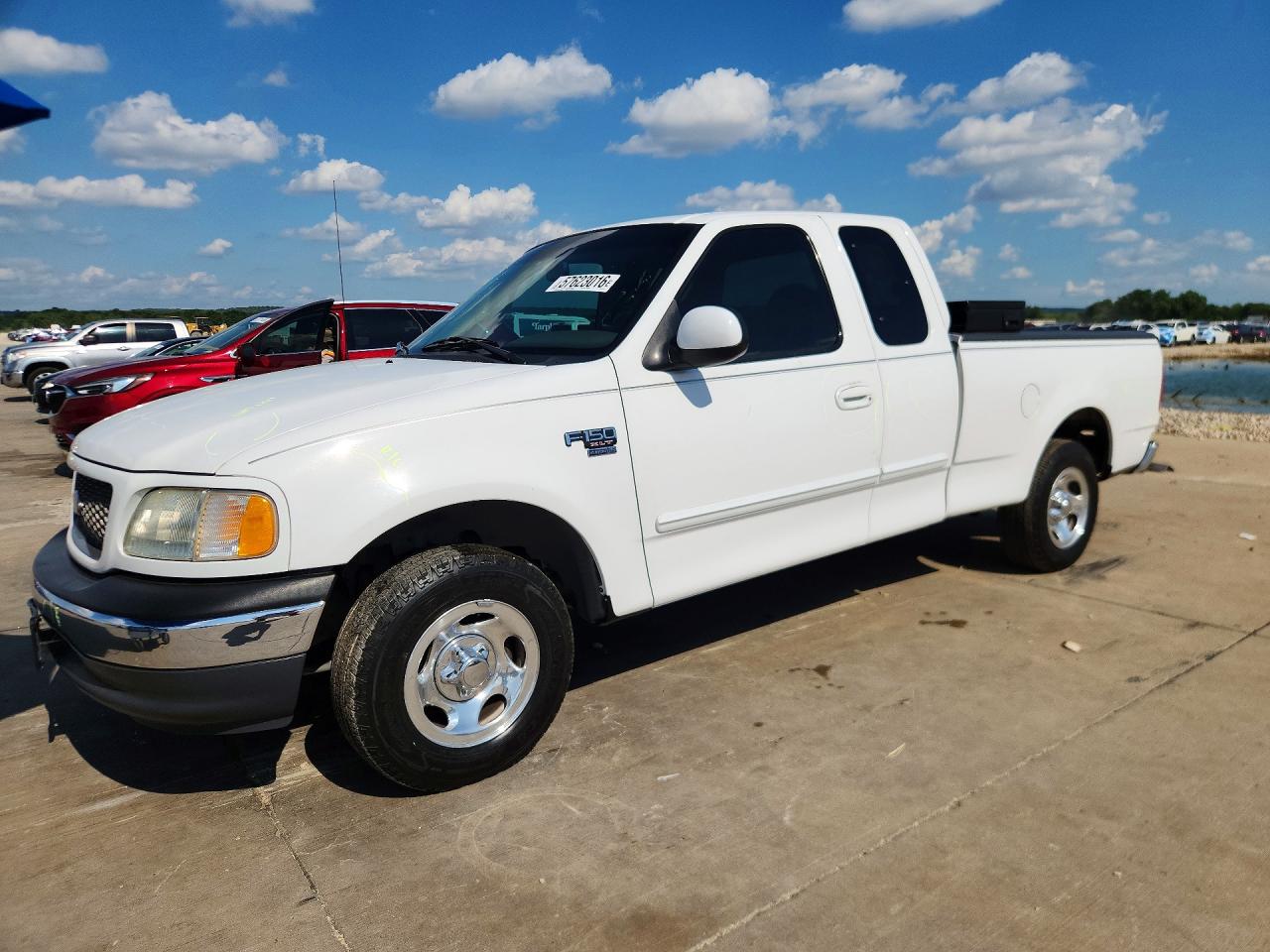 2000 Ford F150 White vin: 1FTRX17W9YKB40163