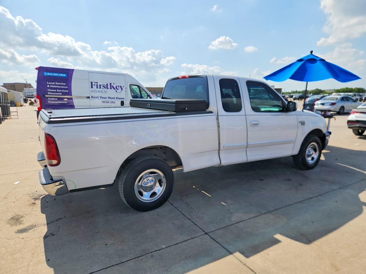 2000 Ford F150 White vin: 1FTRX17W9YKB40163