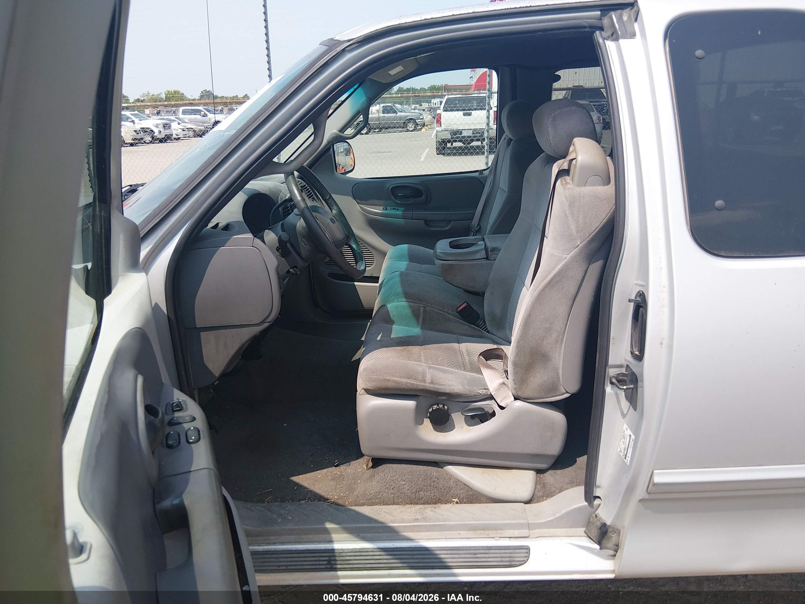 2002 Ford F-150 Lariat/xl/xlt Серебряный vin: 1FTRX17WX2NA44824