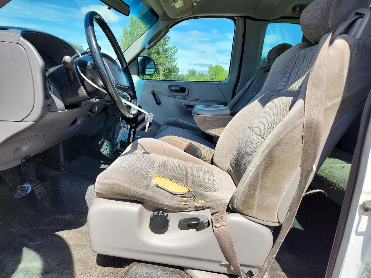 2002 Ford F150 Silver vin: 1FTRX17WX2NB18789