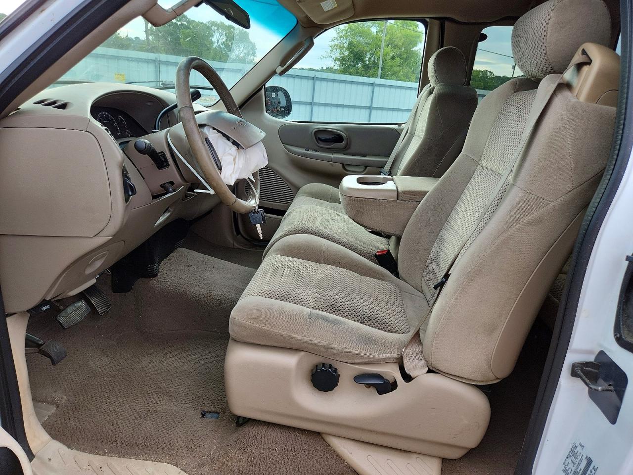 2002 Ford F150 White vin: 1FTRX17WX2NB27282