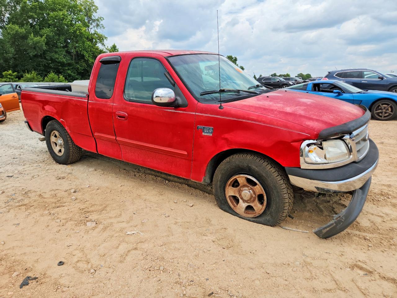 2000 Ford F150 Red vin: 1FTRX17WXYNA75872