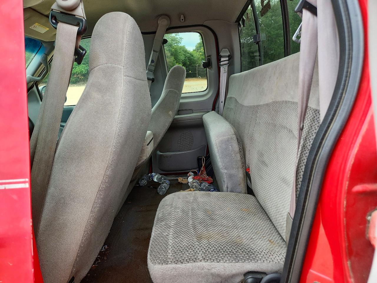2000 Ford F150 Red vin: 1FTRX17WXYNA75872