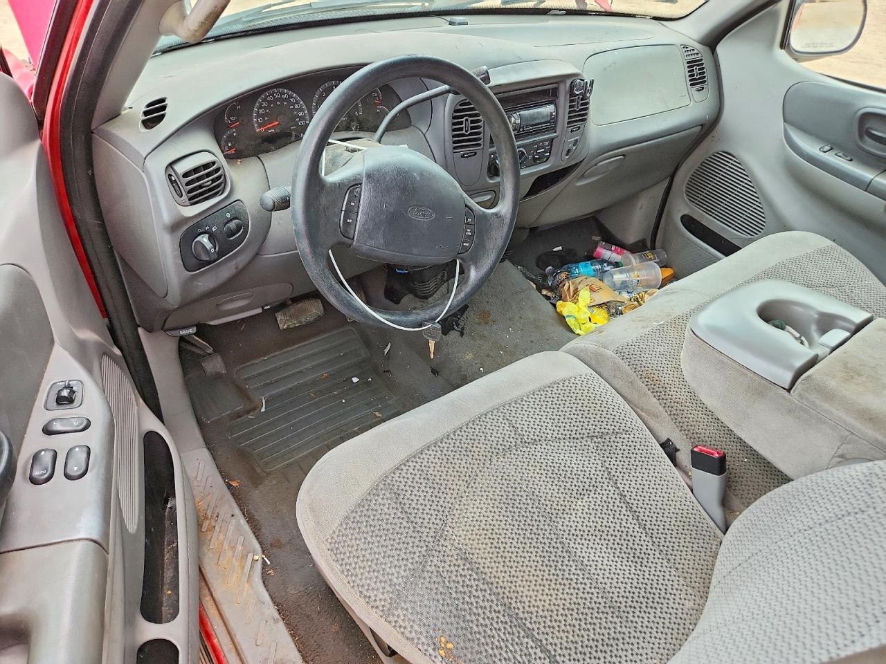 2000 Ford F150 Red vin: 1FTRX17WXYNA75872