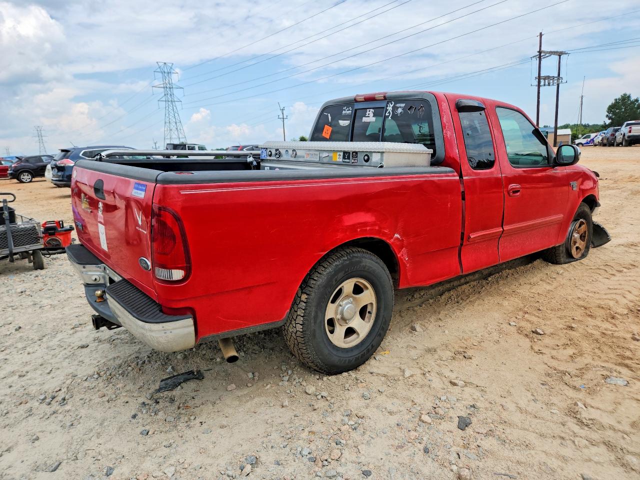 2000 Ford F150 Red vin: 1FTRX17WXYNA75872