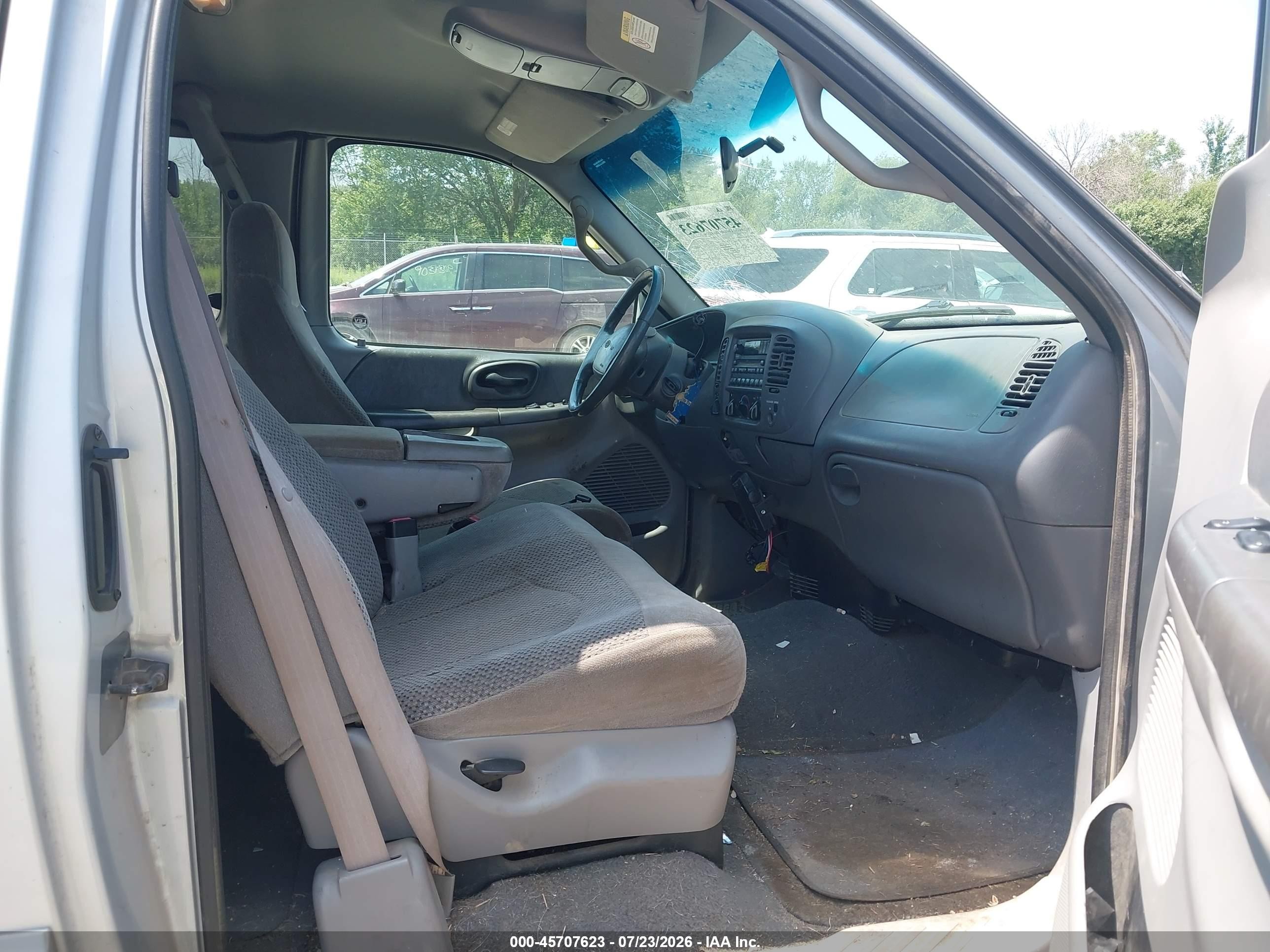 2001 Ford F-150 Lariat/xl/xlt Silver vin: 1FTRX18L01NA19045