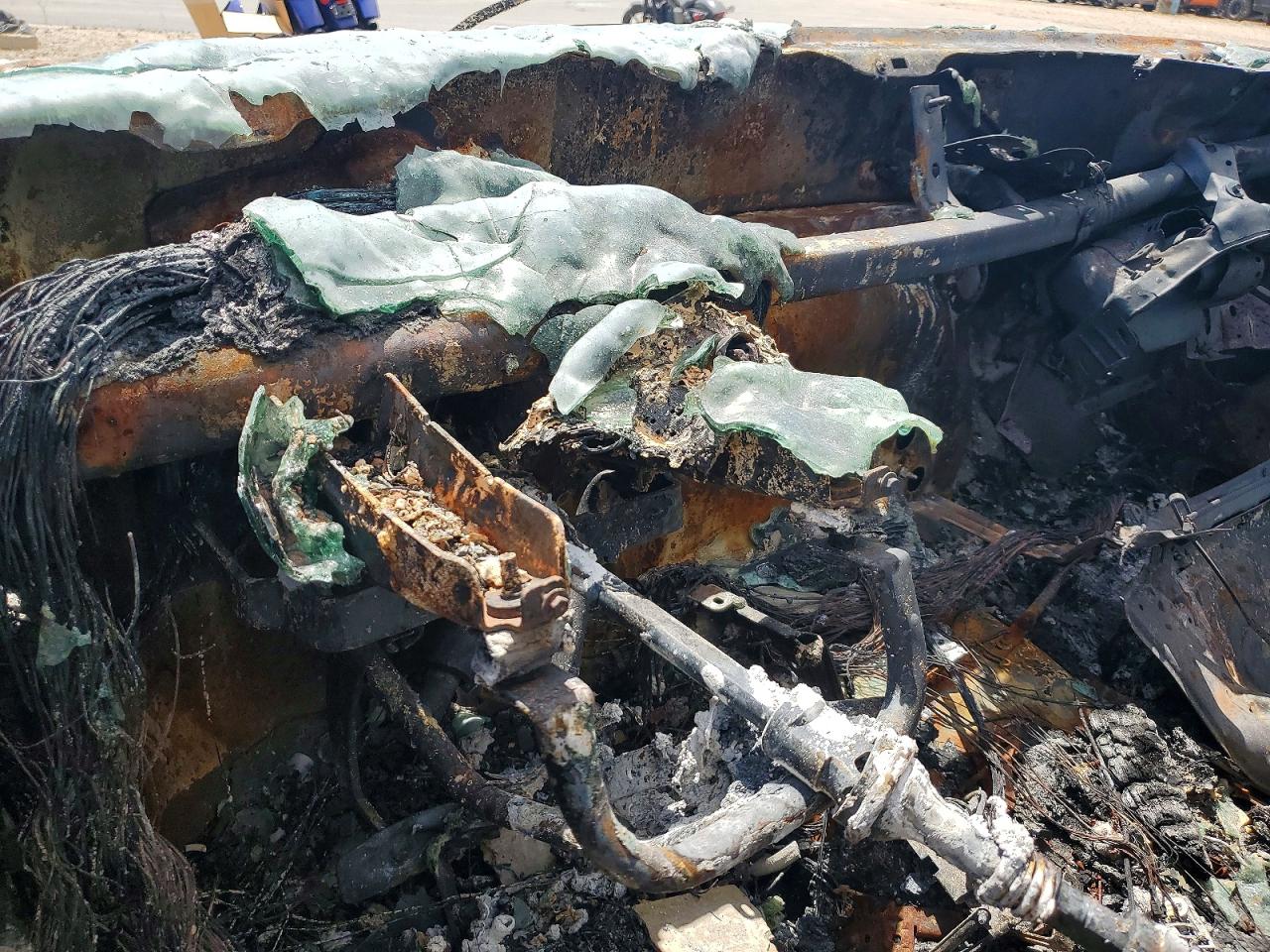 2001 Ford F150 Burn vin: 1FTRX18L01NA31390
