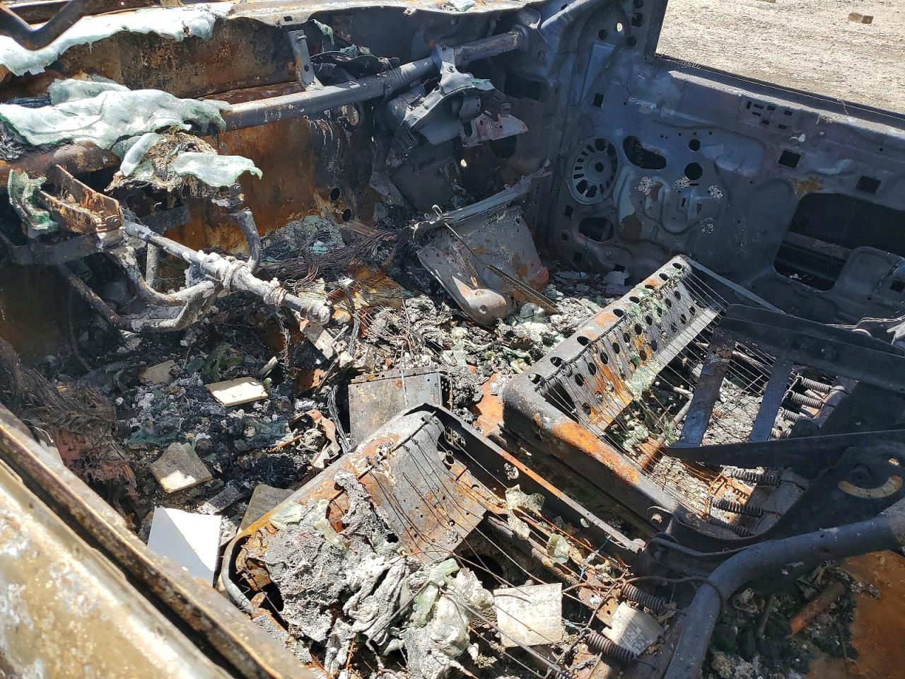 2001 Ford F150 Burn vin: 1FTRX18L01NA31390