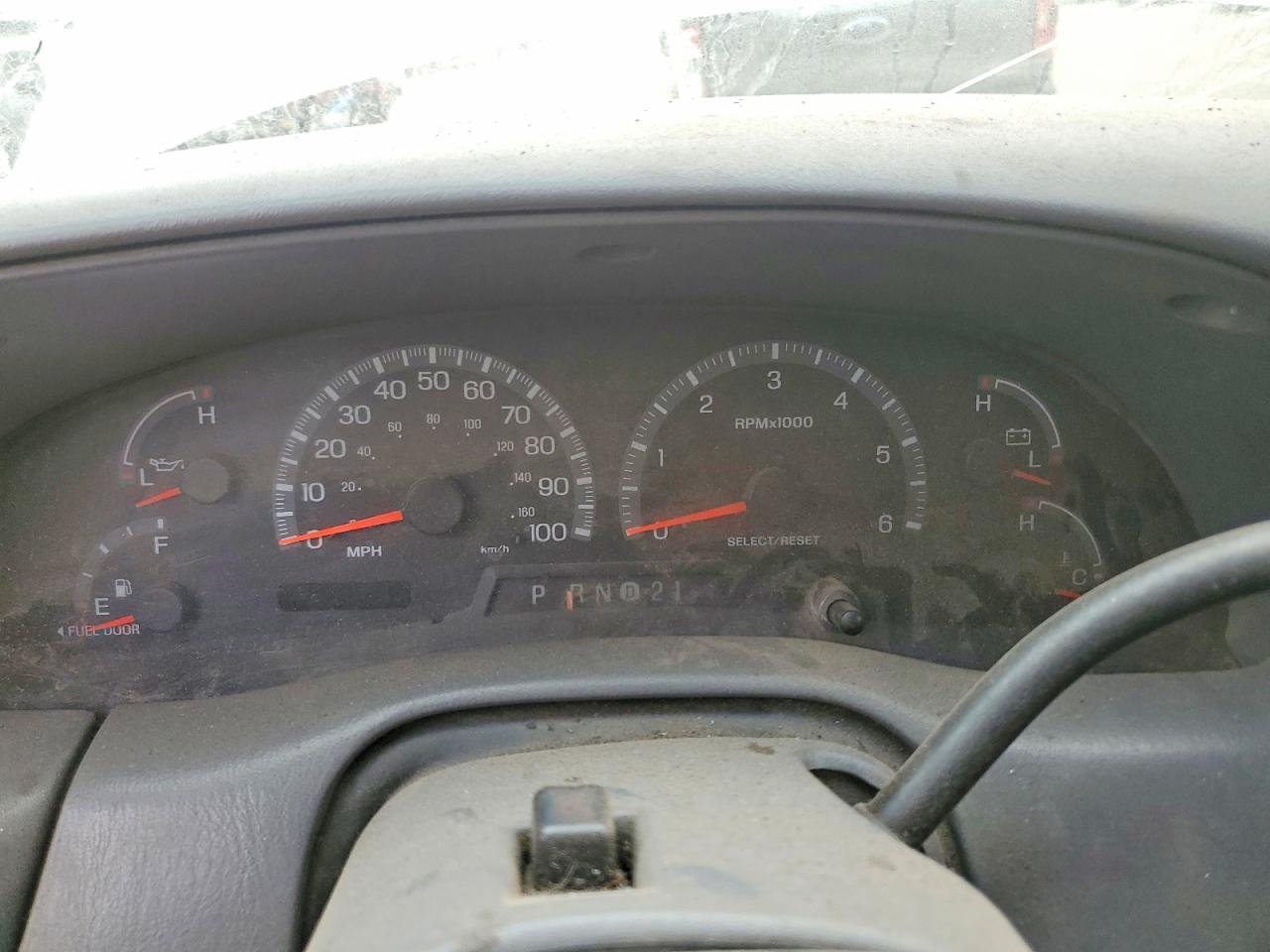 2003 Ford F150 White vin: 1FTRX18L03NB42928