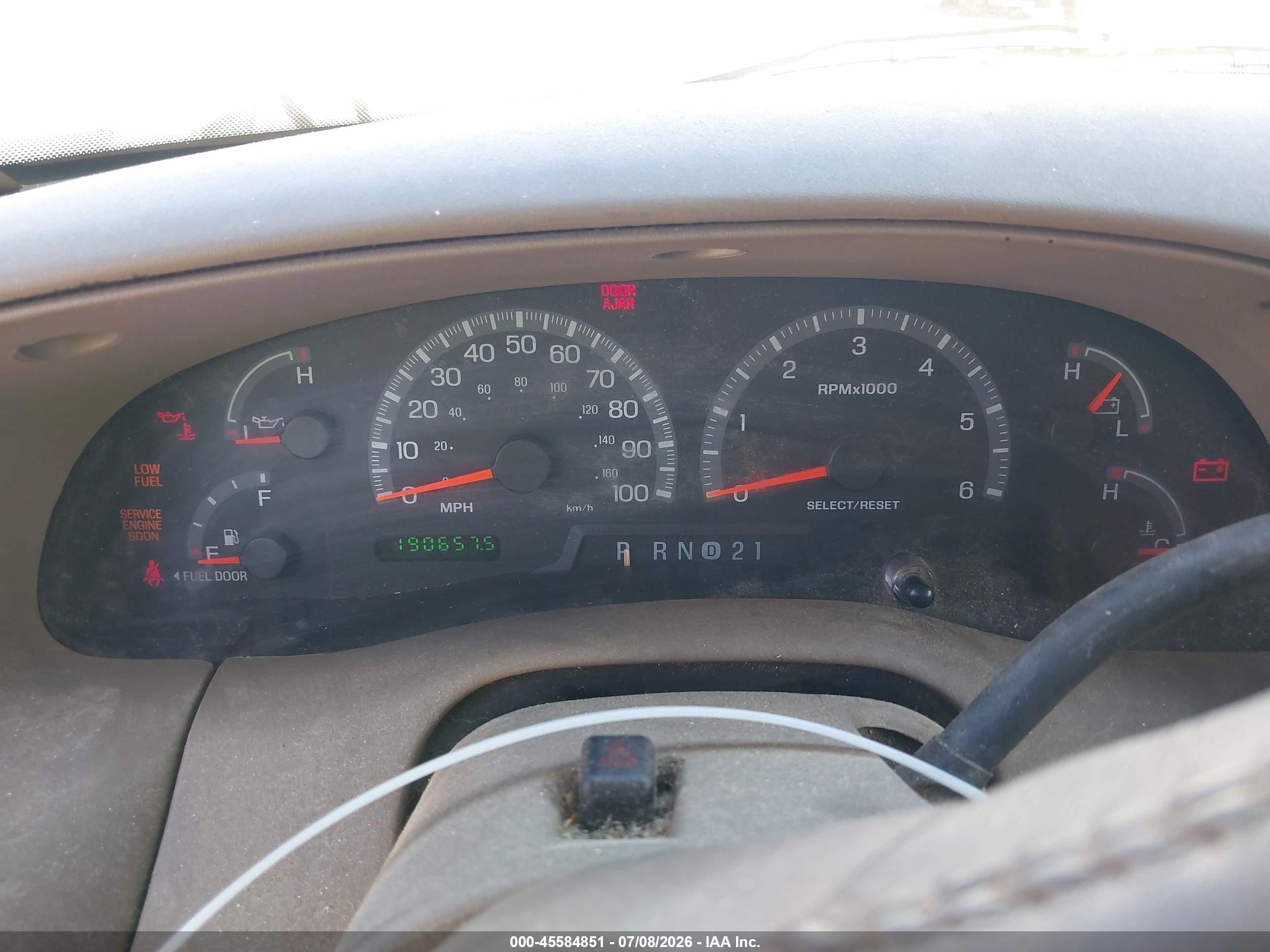 2001 Ford F-150 Lariat/xl/xlt White vin: 1FTRX18L11NB06582