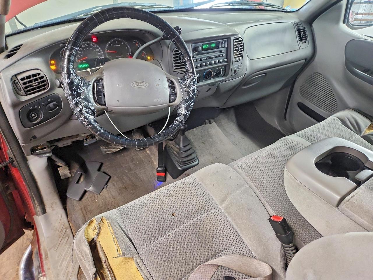 2001 Ford F150 Red vin: 1FTRX18L11NB36620