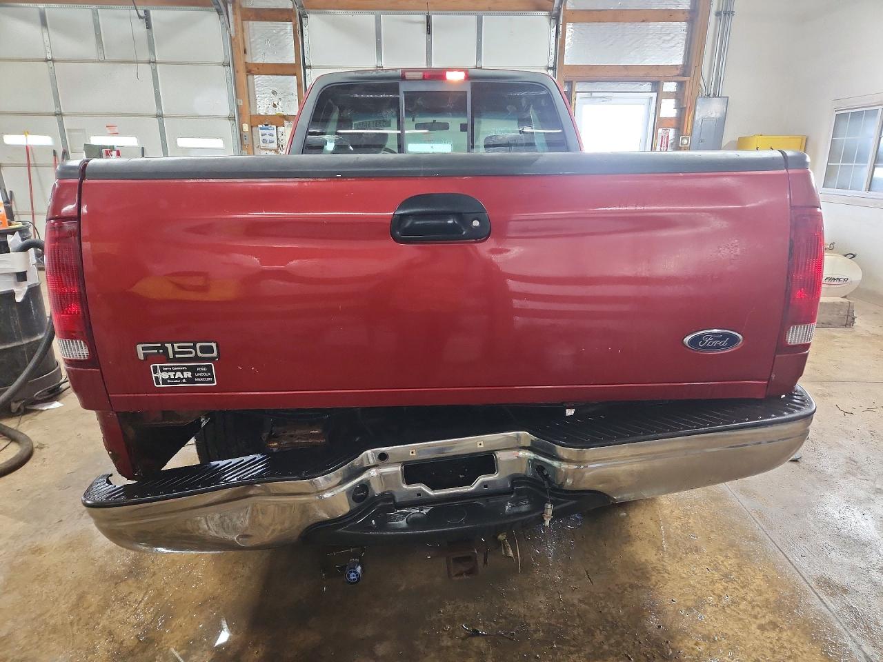2001 Ford F150 Red vin: 1FTRX18L11NB36620