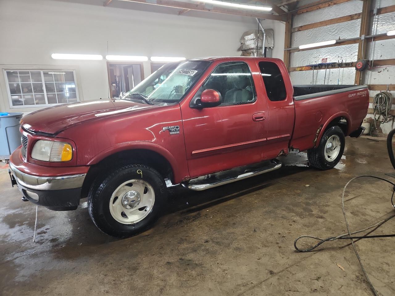 2001 Ford F150 Red vin: 1FTRX18L11NB36620 Damage: Left Front Fender, Rust, Severe Damage