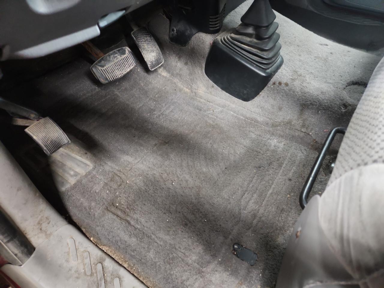 2001 Ford F150 Red vin: 1FTRX18L11NB36620 Damage: Left Front Carpet, Stained, Permanent