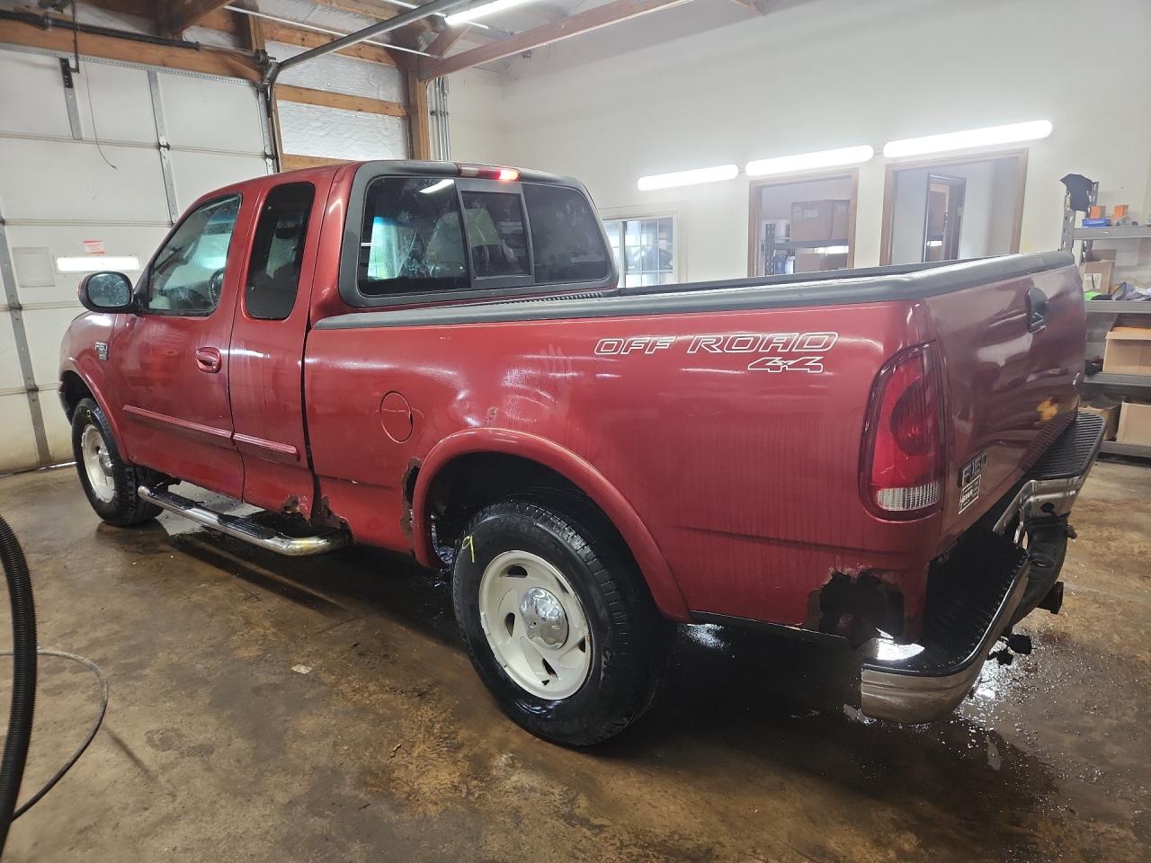 2001 Ford F150 Red vin: 1FTRX18L11NB36620 Damage: Left Rear Door, Rust, Severe Damage