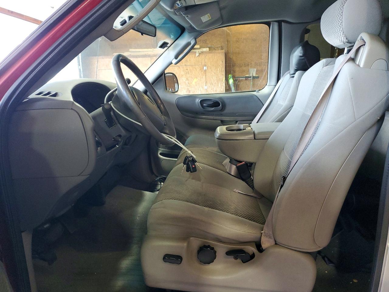 2002 Ford F150 Red vin: 1FTRX18L12NB55234