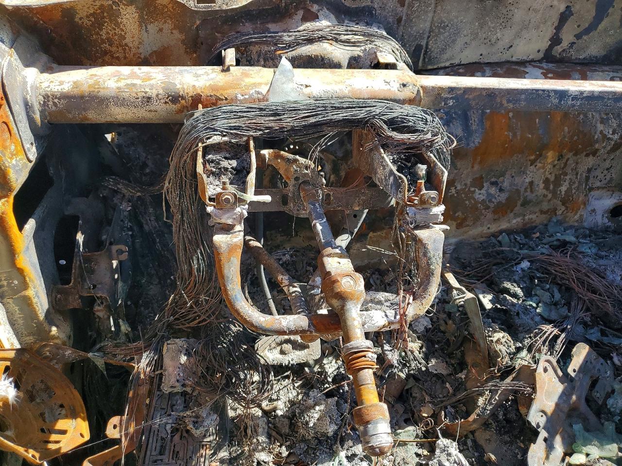 1999 Ford F150 Burn vin: 1FTRX18L1XKB12697