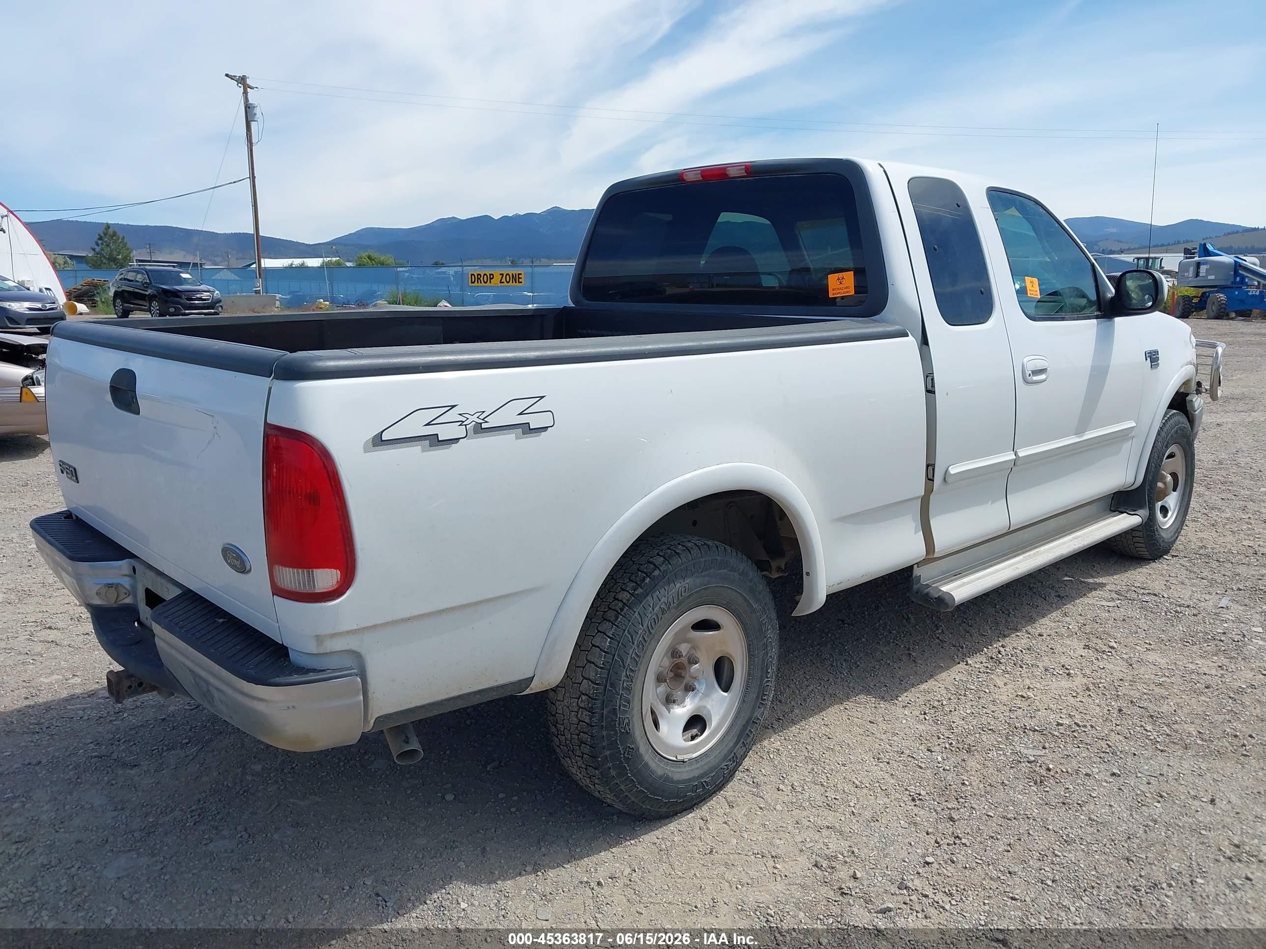 2001 Ford F150   White vin: 1FTRX18L21NA07821