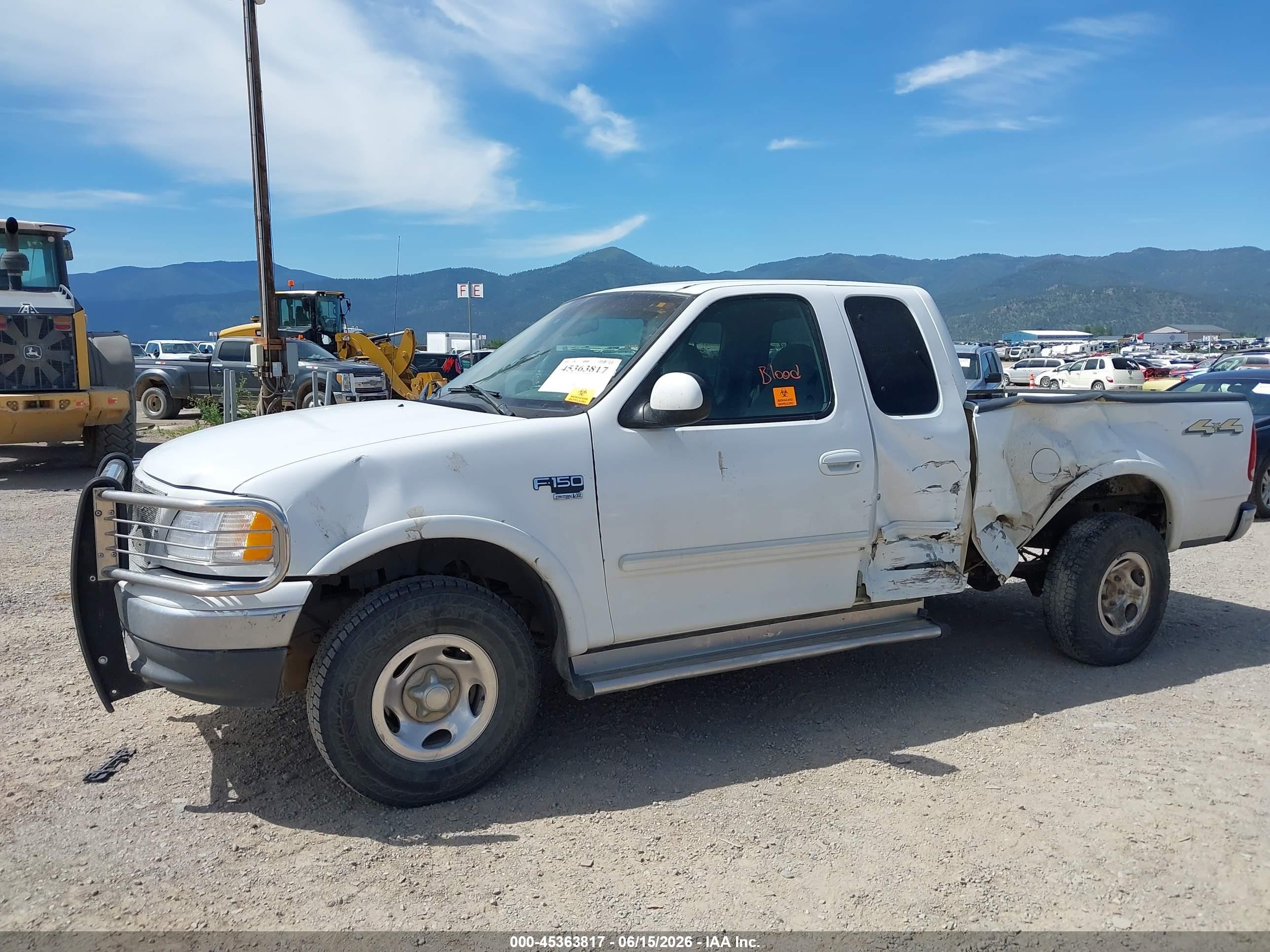 2001 Ford F150   White vin: 1FTRX18L21NA07821