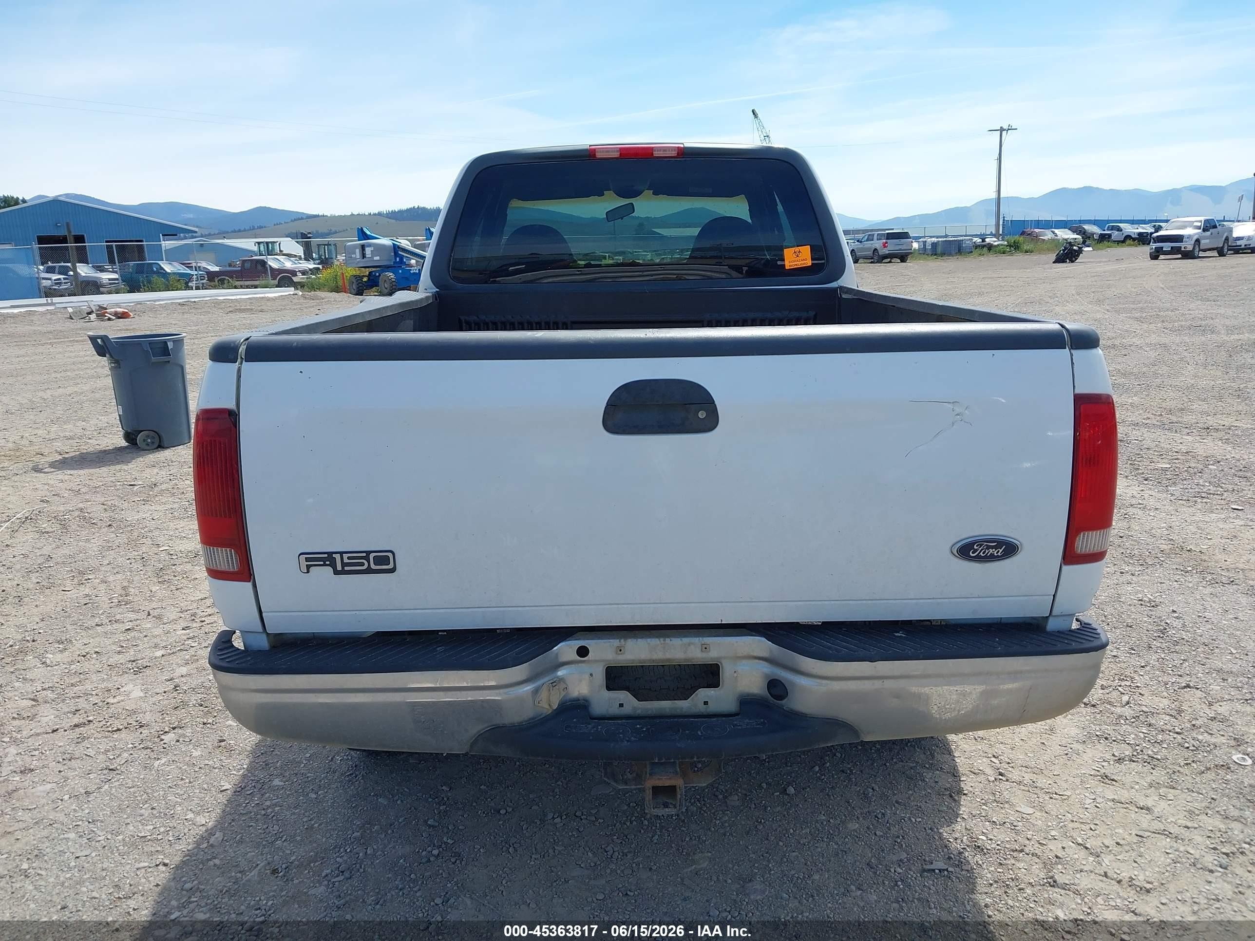 2001 Ford F150   White vin: 1FTRX18L21NA07821