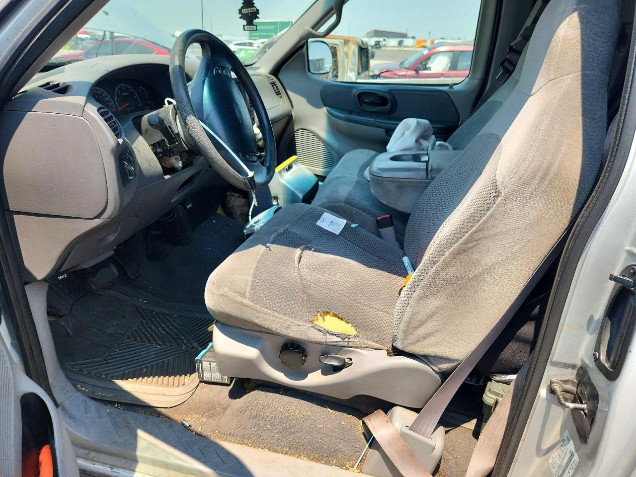 1999 Ford F150 Серебряный vin: 1FTRX18L2XKB27242