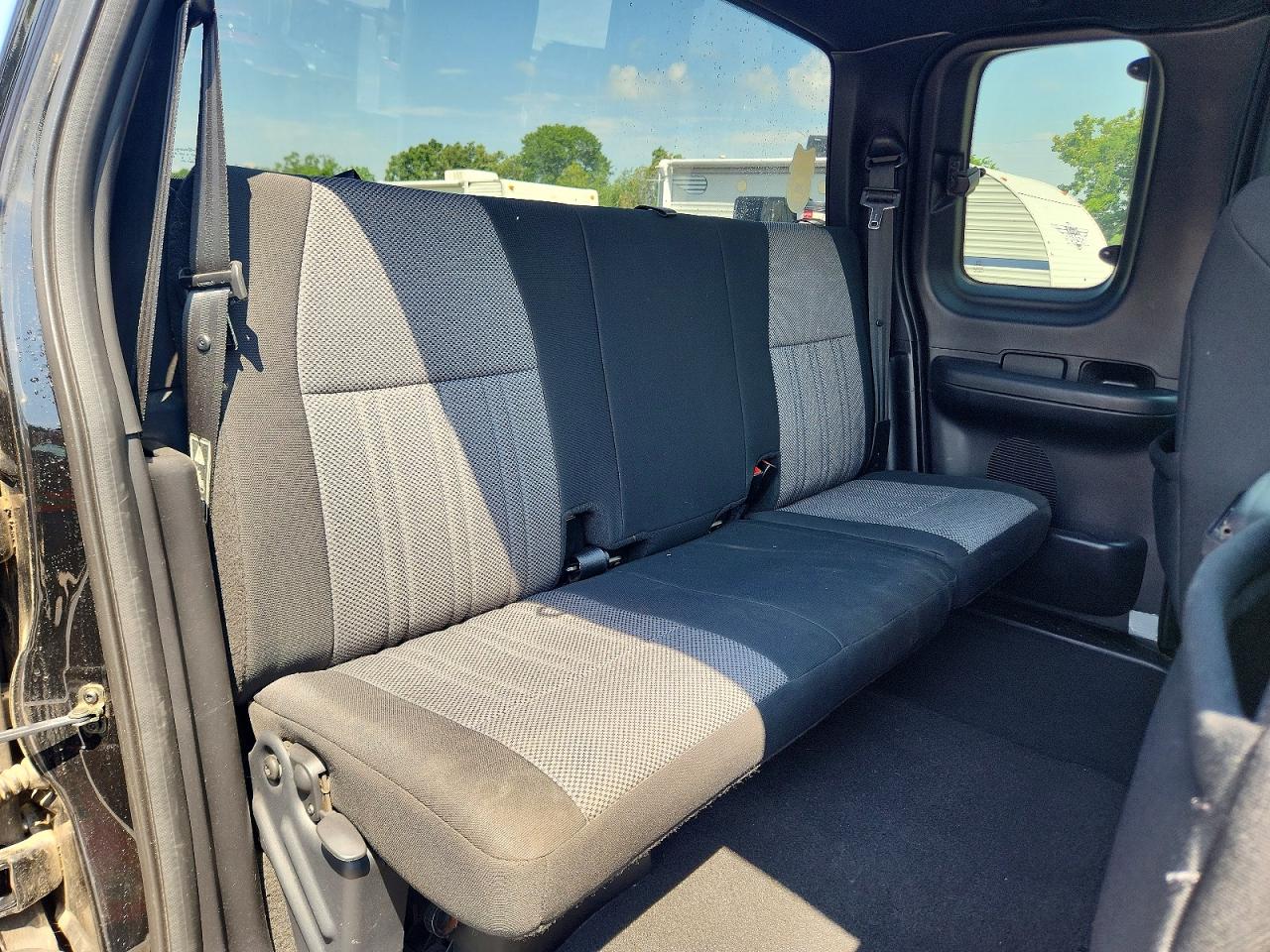 2003 Ford F150 Black vin: 1FTRX18L33NA58571
