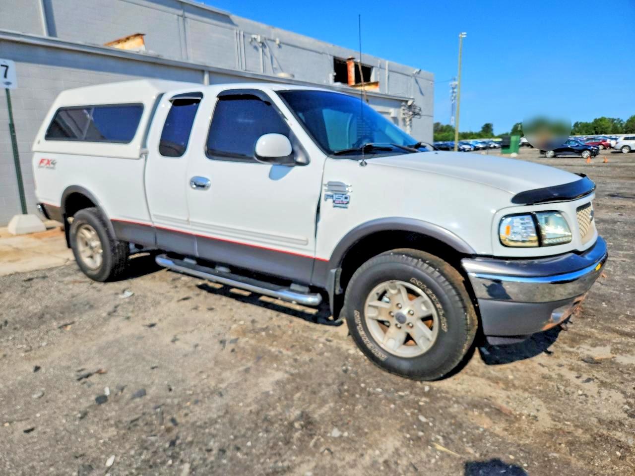 2003 Ford F150 White vin: 1FTRX18L33NB66429