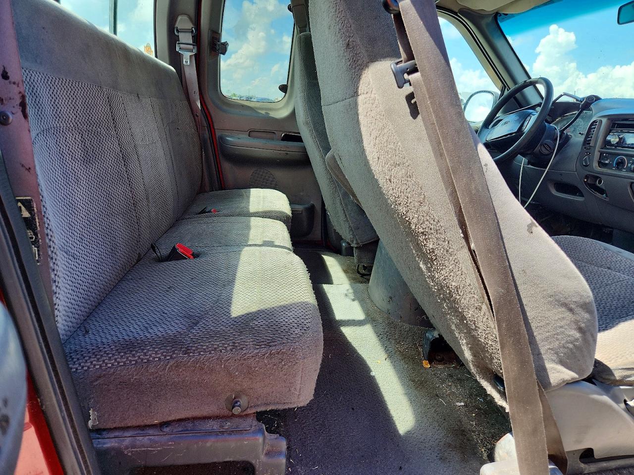1999 Ford F150 Red vin: 1FTRX18L3XNA54946