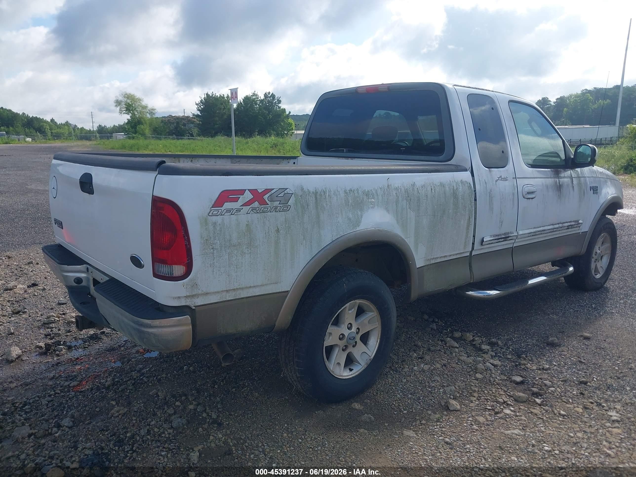 2003 Ford F-150 Lariat/xl/xlt White vin: 1FTRX18L43NB13030