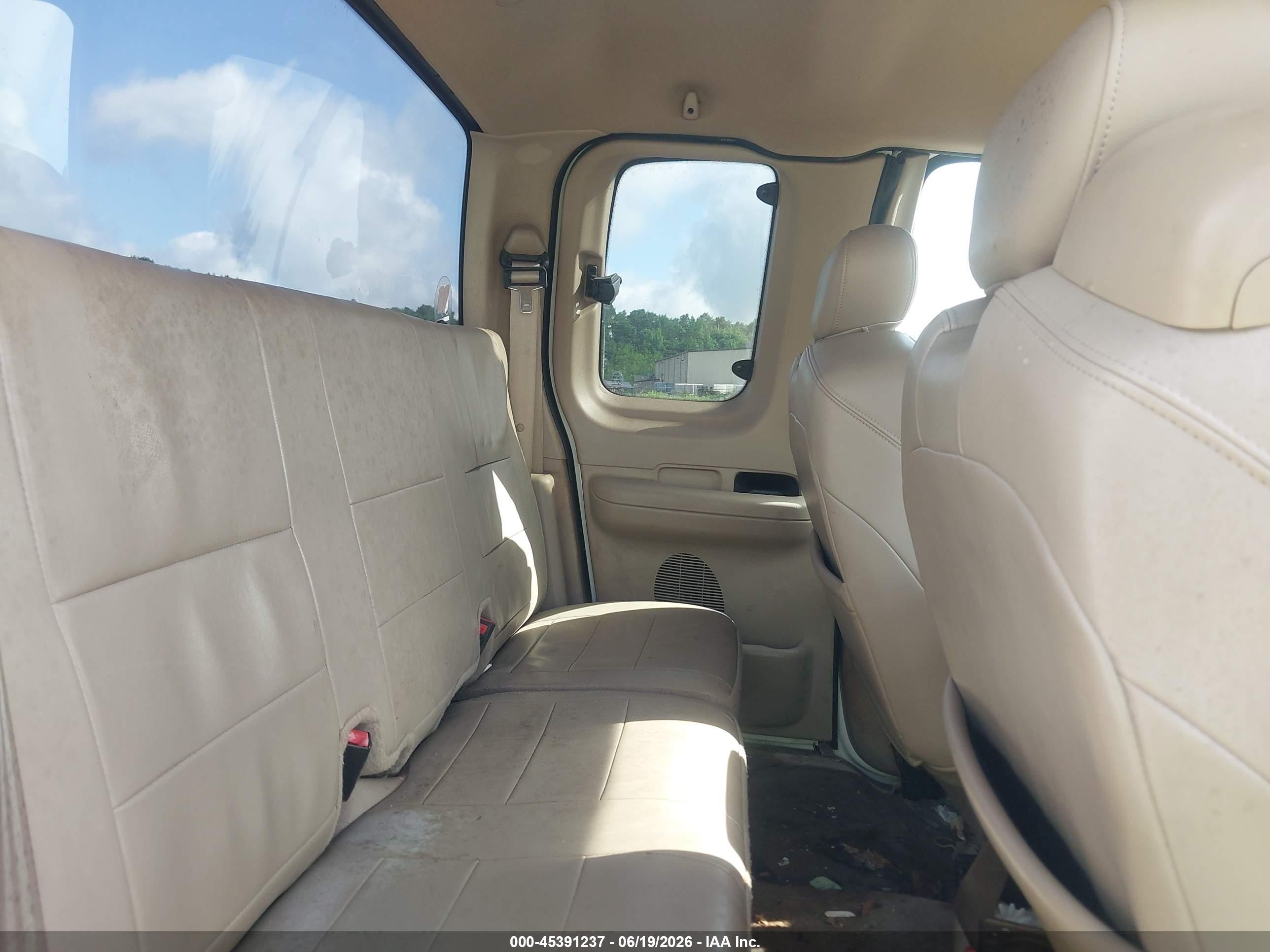 2003 Ford F-150 Lariat/xl/xlt White vin: 1FTRX18L43NB13030