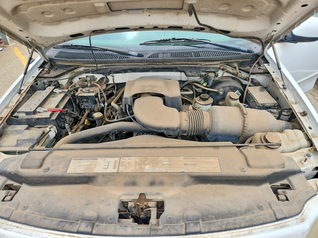 2000 Ford F150 White vin: 1FTRX18L4YKA58734