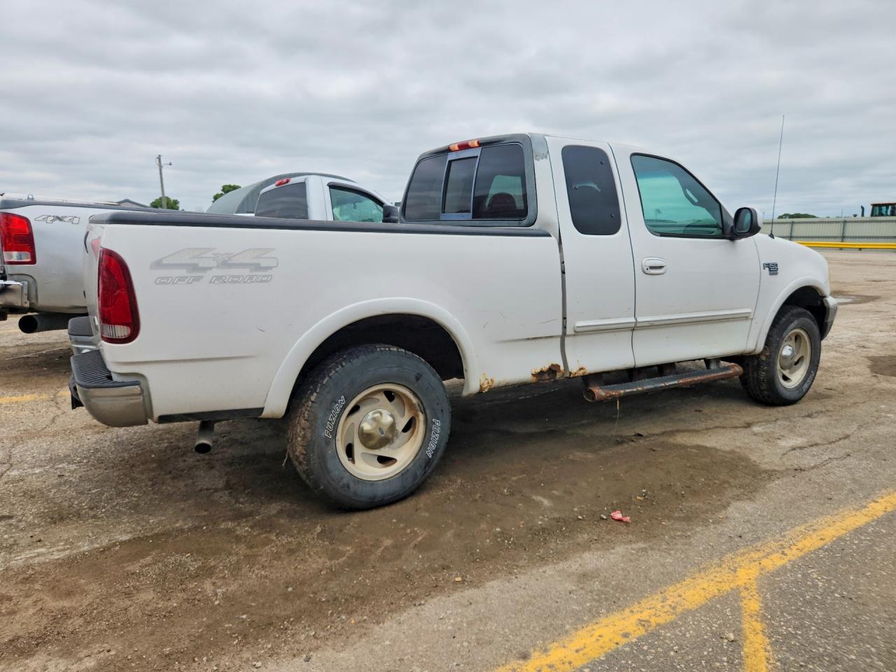 2000 Ford F150 White vin: 1FTRX18L4YKA58734