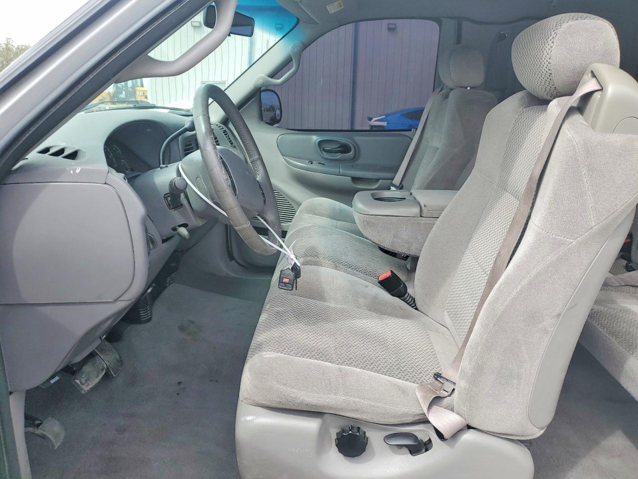 2002 Ford F150 Серебряный vin: 1FTRX18L52NA53841