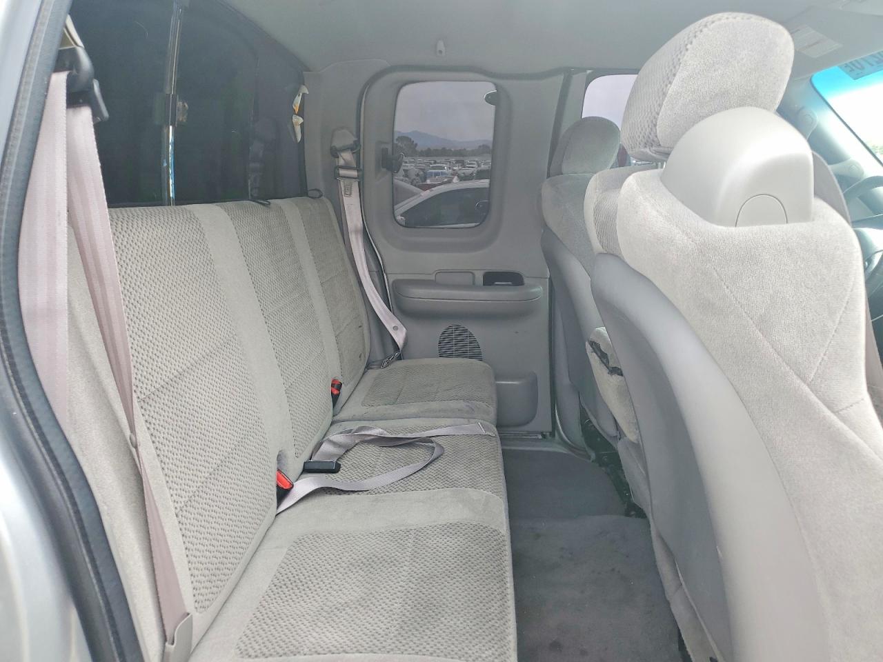 2002 Ford F150 Серебряный vin: 1FTRX18L52NA53841