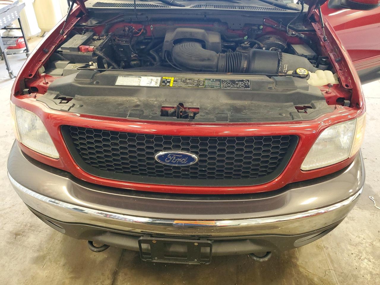 2002 Ford F150 Red vin: 1FTRX18L52NB73767