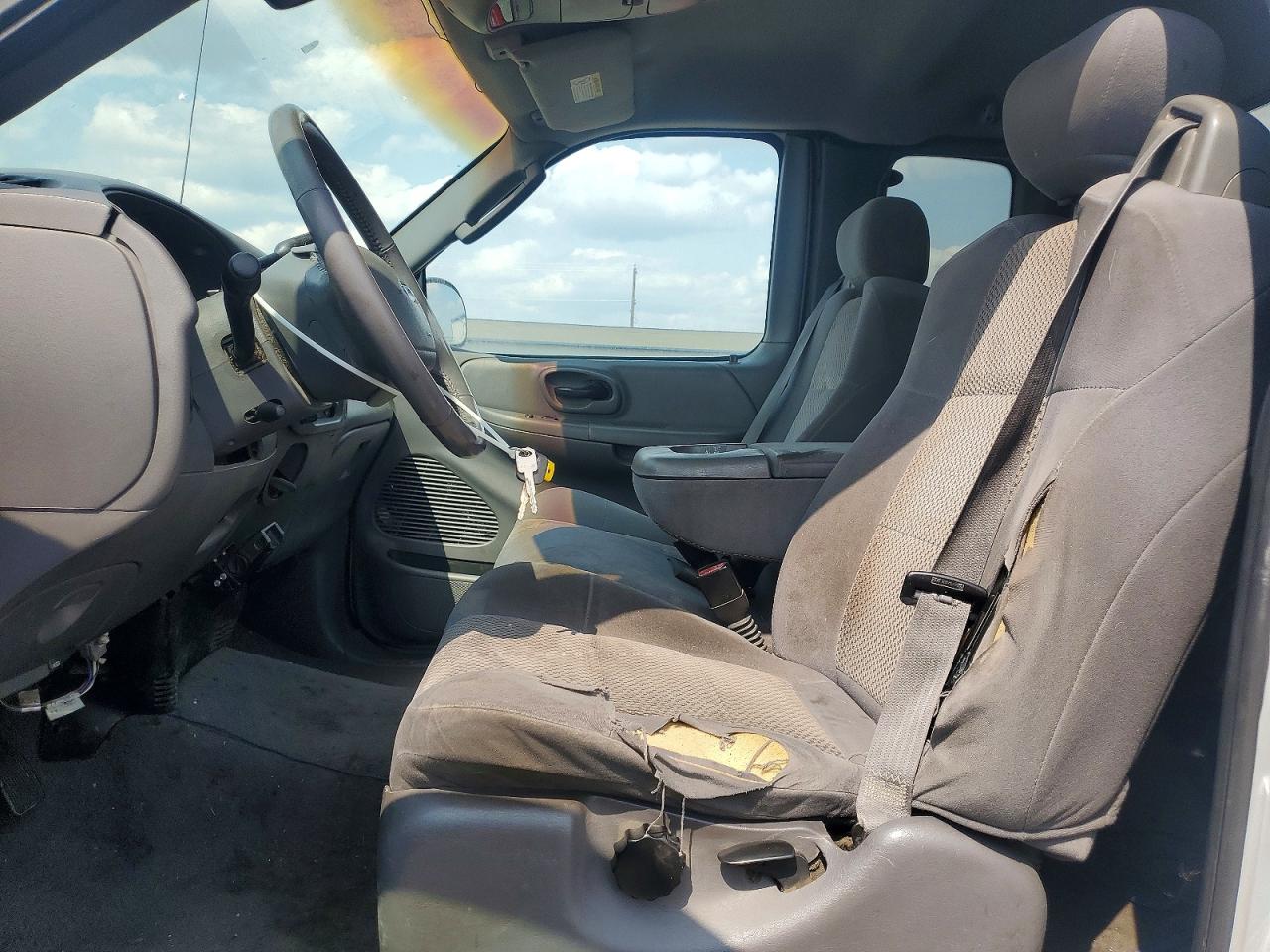 2003 Ford F150 Серебряный vin: 1FTRX18L53NB92546