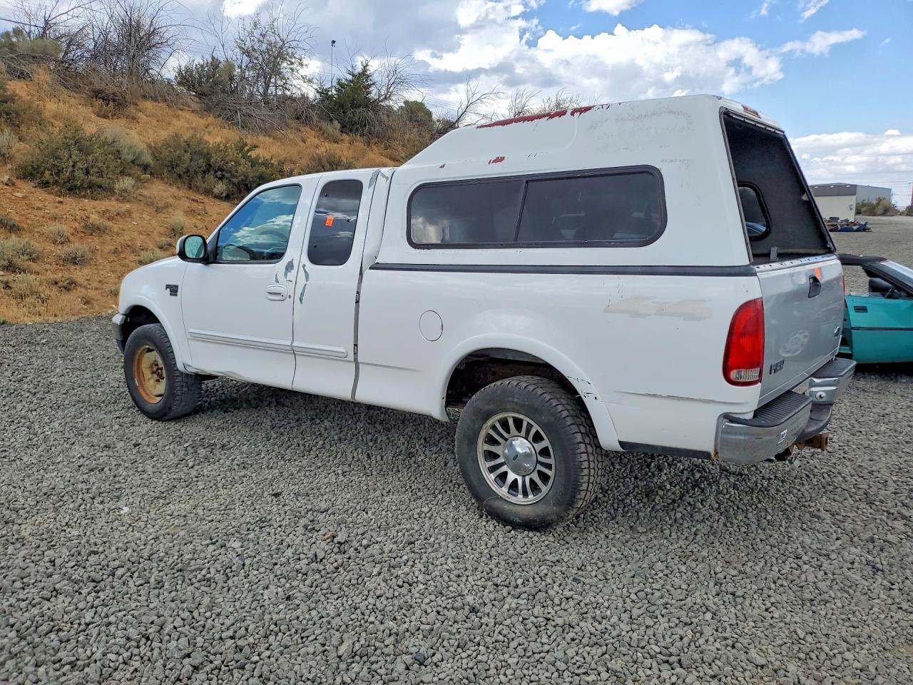 2000 Ford F150 White vin: 1FTRX18L5YKA37049