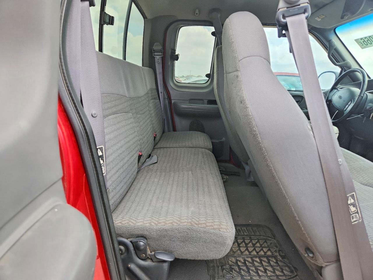 2000 Ford F150 Red vin: 1FTRX18L5YKB02966