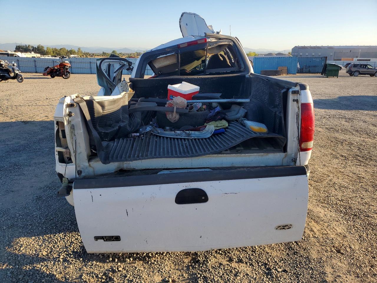 2000 Ford F150 White vin: 1FTRX18L5YNB81473
