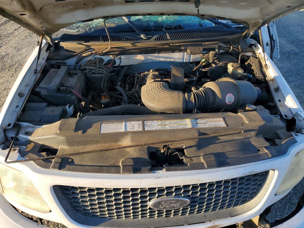 2000 Ford F150 White vin: 1FTRX18L5YNB81473