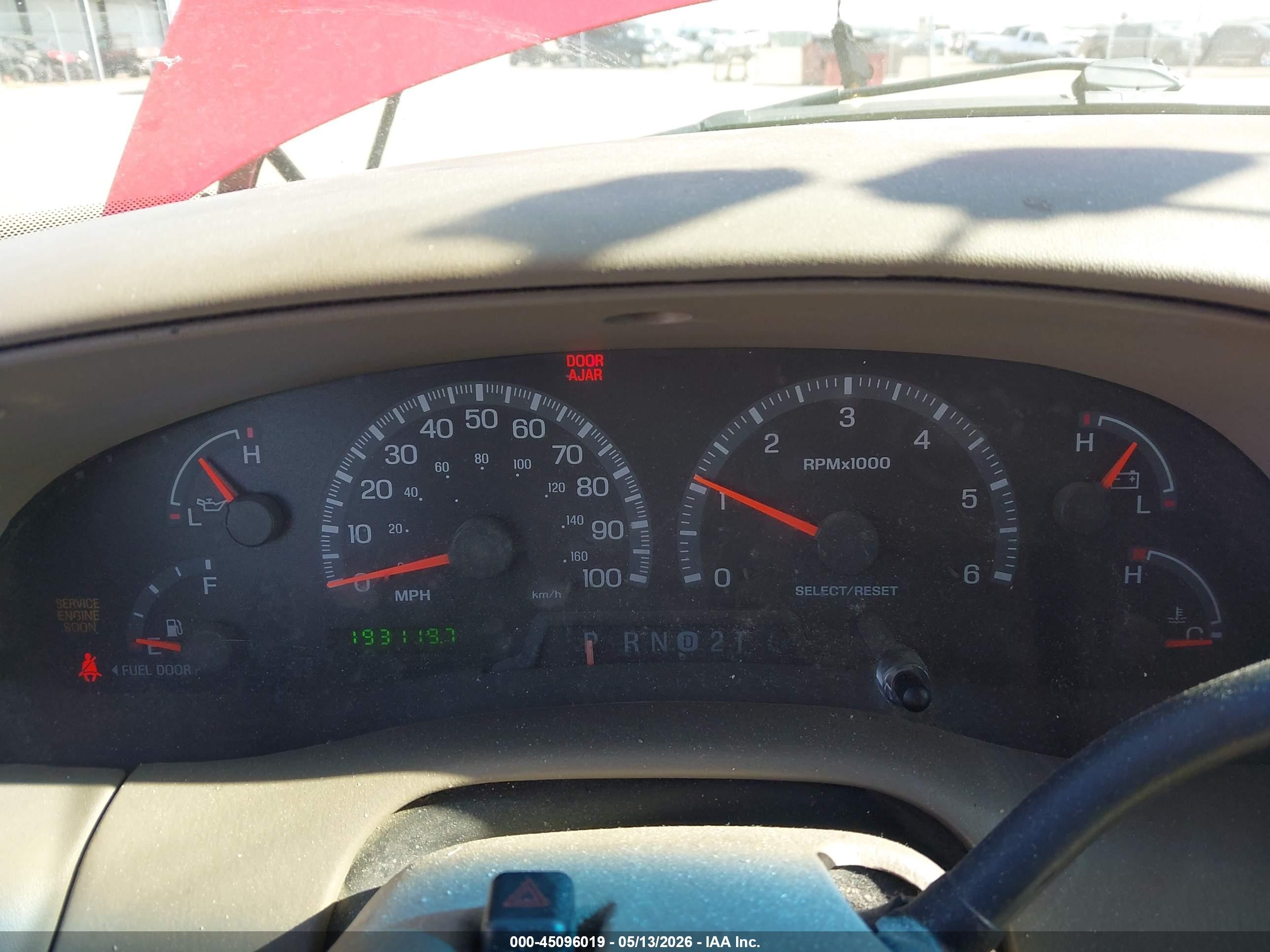 2001 Ford F-150 Lariat/xl/xlt Red vin: 1FTRX18L61KF00533
