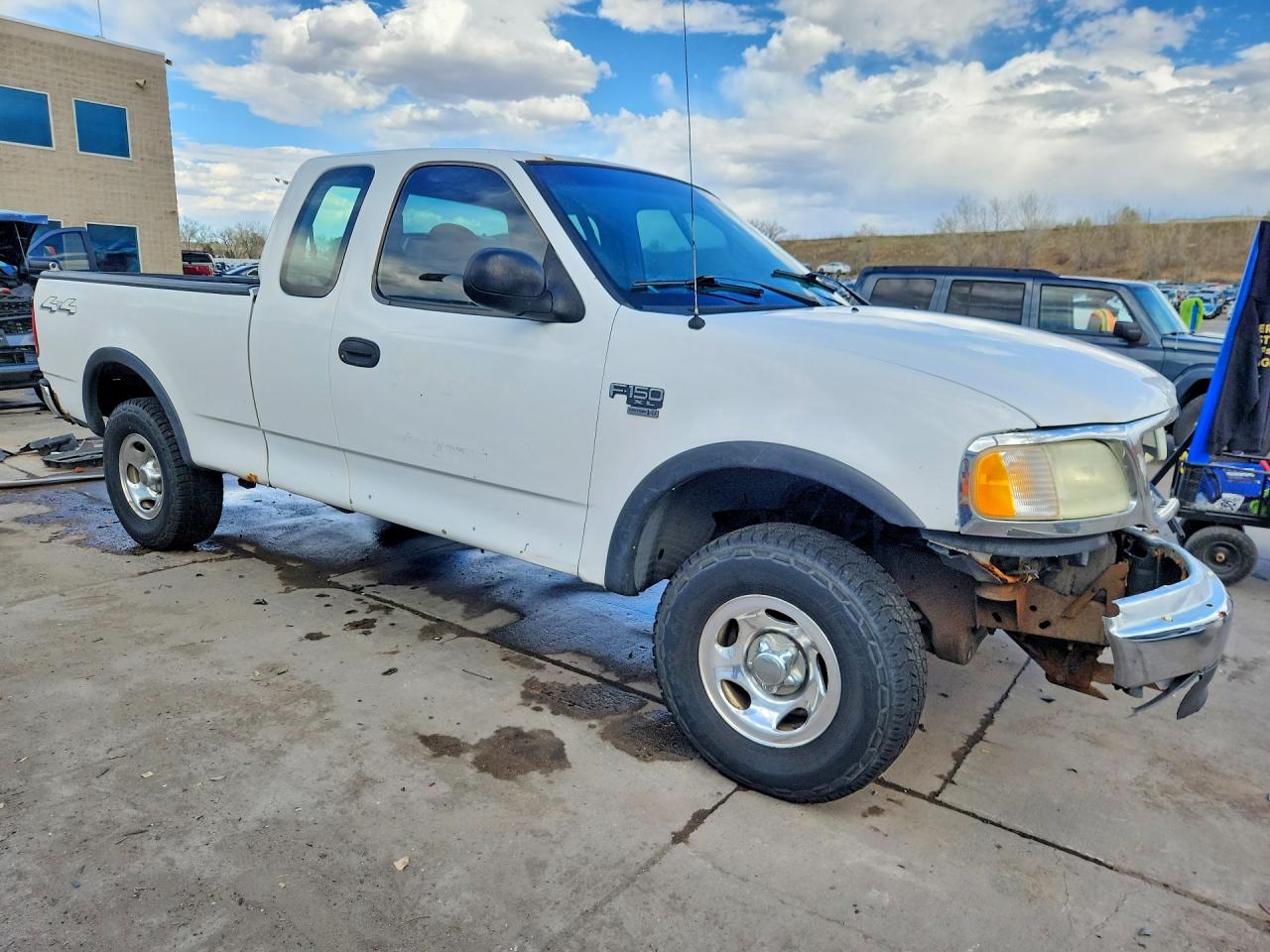 2001 Ford F150 White vin: 1FTRX18L61NB80208
